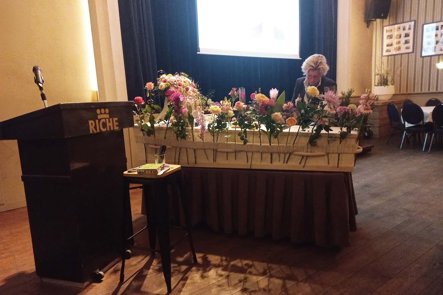 Goemans-Uitvaartzorg-persoonlijk-afscheid-boxmeer-Djonina-van-Dinten-hotel-riche
